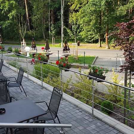Restaurace A Penzion Zdena Bouda Hradec Králové エクステリア 写真