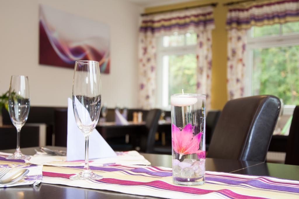 Restaurace A Penzion Zdena Bouda Hradec Králové エクステリア 写真