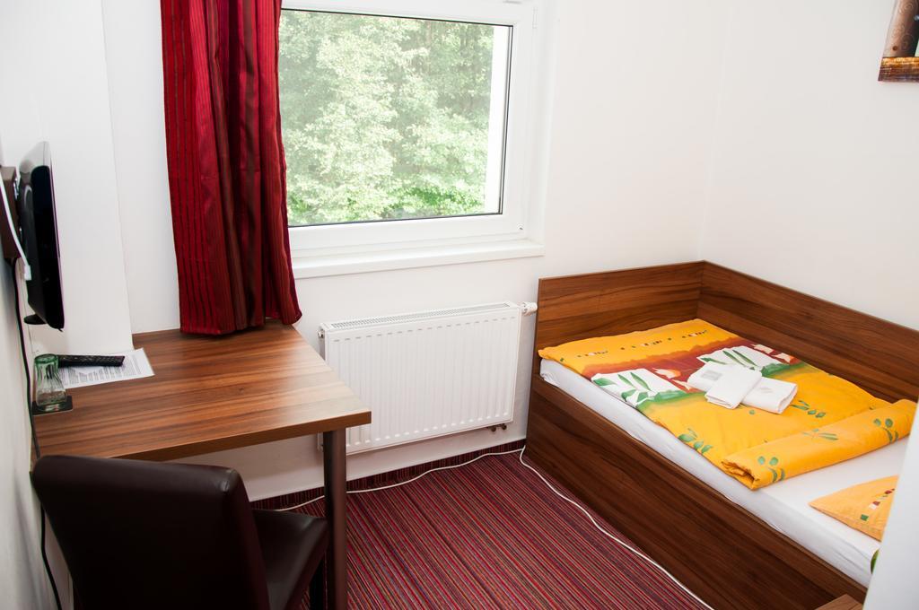 Restaurace A Penzion Zdena Bouda Hradec Králové 部屋 写真