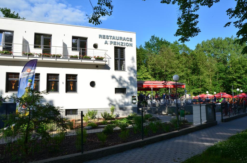 Restaurace A Penzion Zdena Bouda Hradec Králové エクステリア 写真